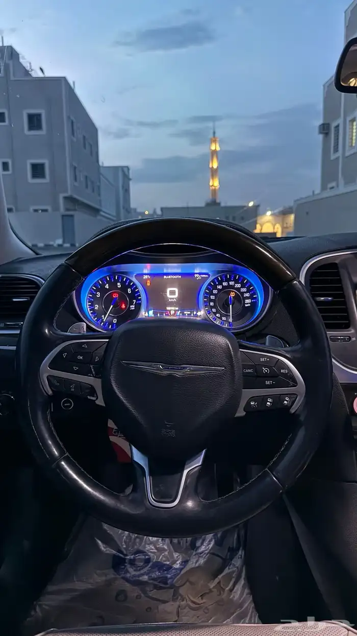 للبيع كرايسلر 2015 نظيف 24