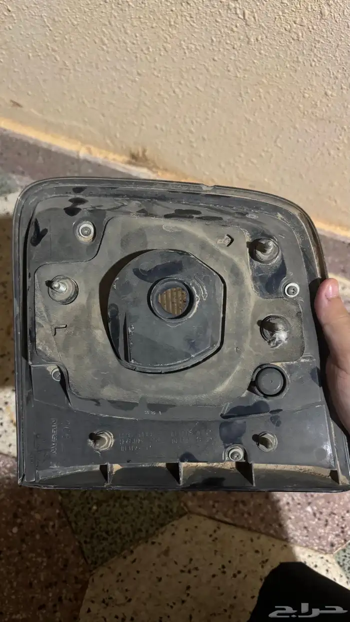 للبيع ثلاث قطع اسطبات الخلفي جيب باترول 2010 3