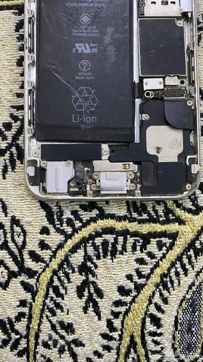 ايفون 6 قطع خذه كامل 30 ريال كل شي فيه اصلي 2