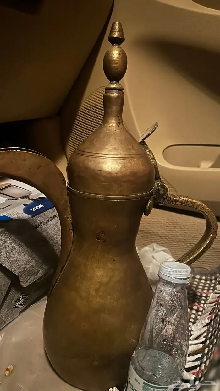 دله تراثيه له تقريبا 35 سنه و كبيره شوف عينكم 0