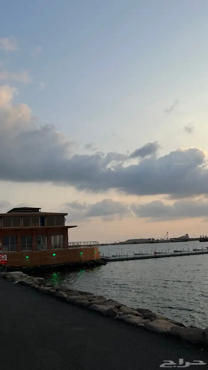 موقع مميز في الكورنيش الجنوبي مطل ع البحر 0