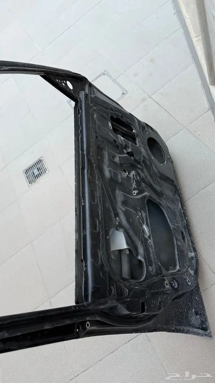 باب لاندكروزر محروق من 98 إلا 2007 للبيع 1