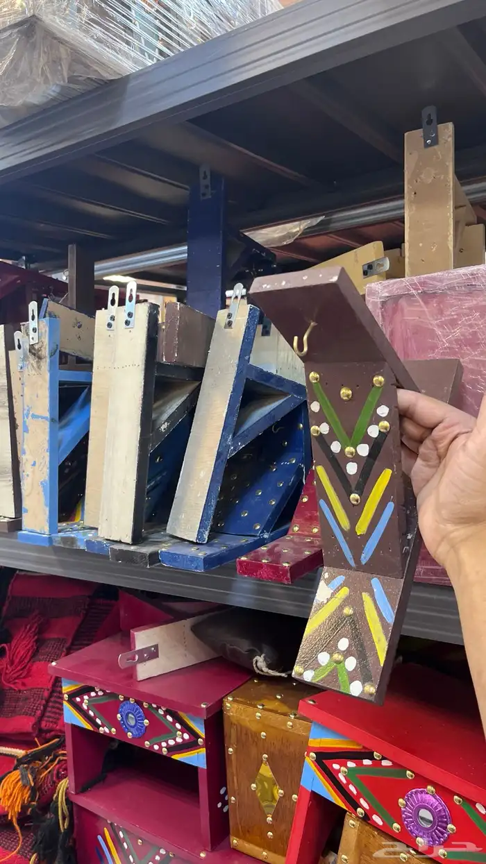 كمار تراثية وطاولات تراثية ومستلزمات مجالس خشبية 19