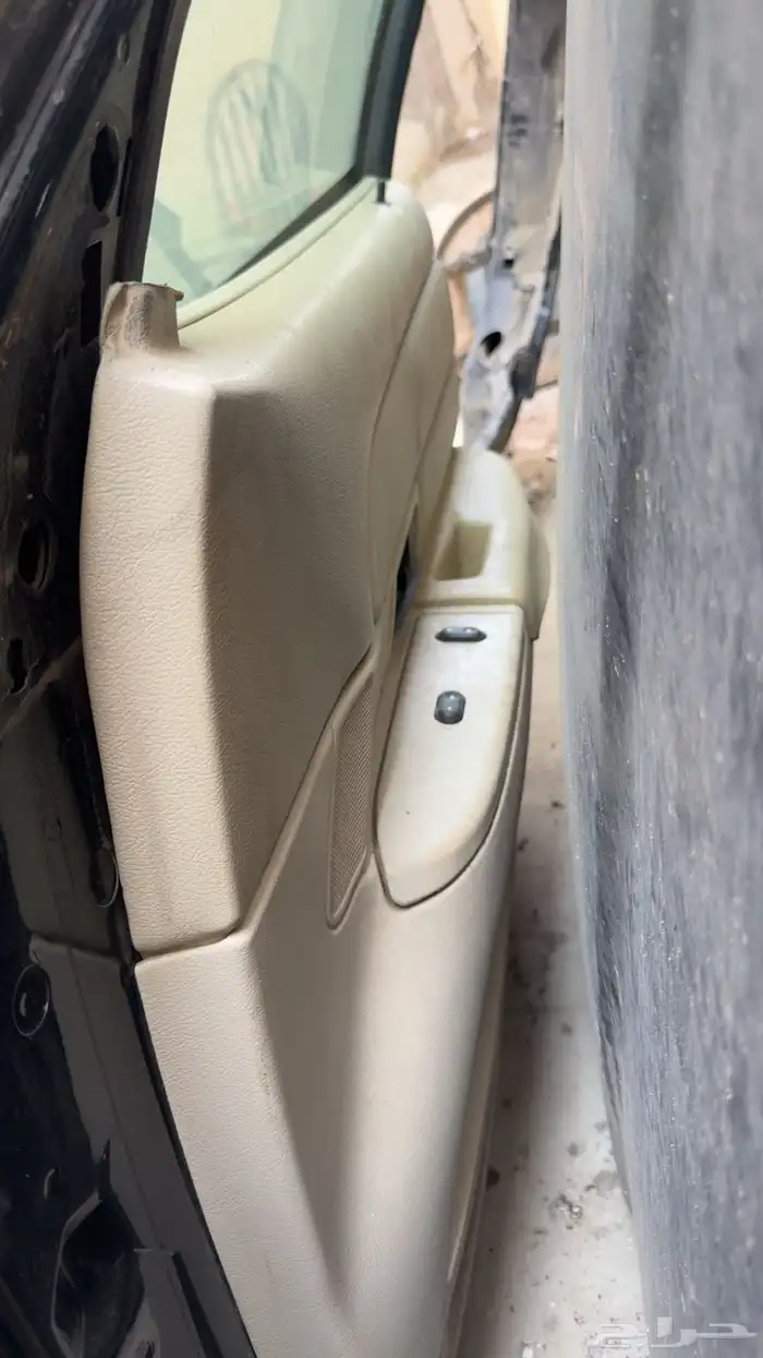 باب سواق ومعاون فورد فكتوريا 2011 هلوز 0