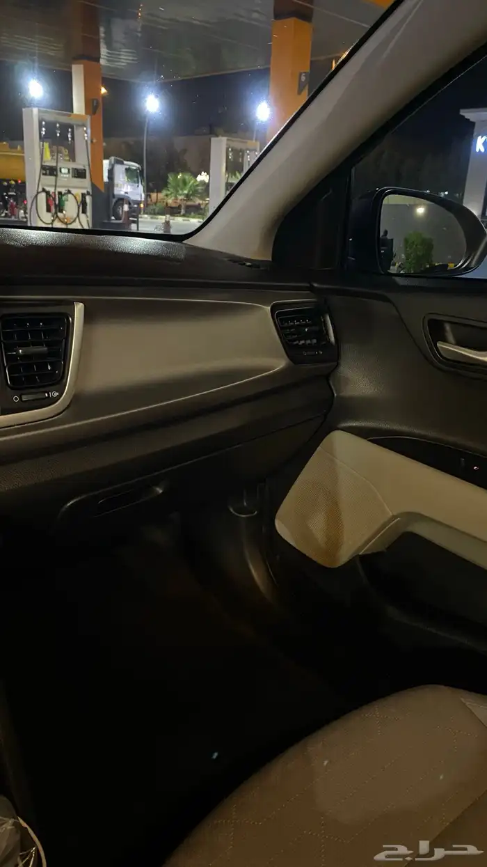 كيا ريو 2021 نظيف ممشى قليل للبيع 20