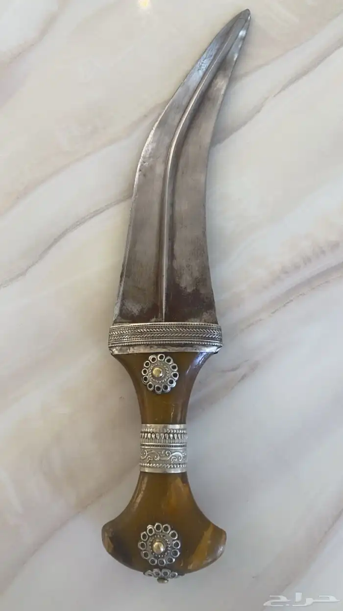 خنجر جنبية قديمة 1