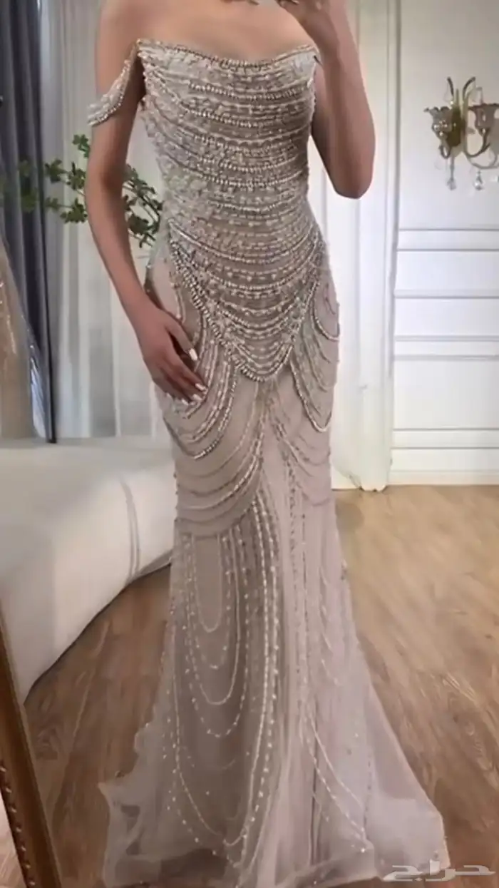 فستان ينفع مناسبات وينفع ملكه 3