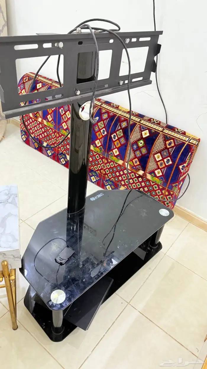 طاولة تلفزيون وطاوله دائره ارجل حديد 0