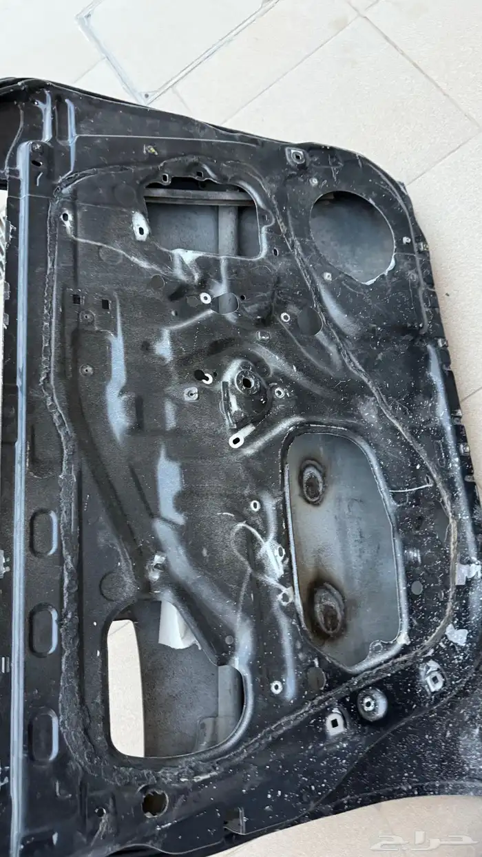 باب لاندكروزر محروق من 98 إلا 2007 للبيع 2