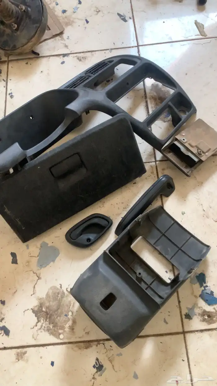 قطع تشليح دباب سزوكي حوض 2002 15