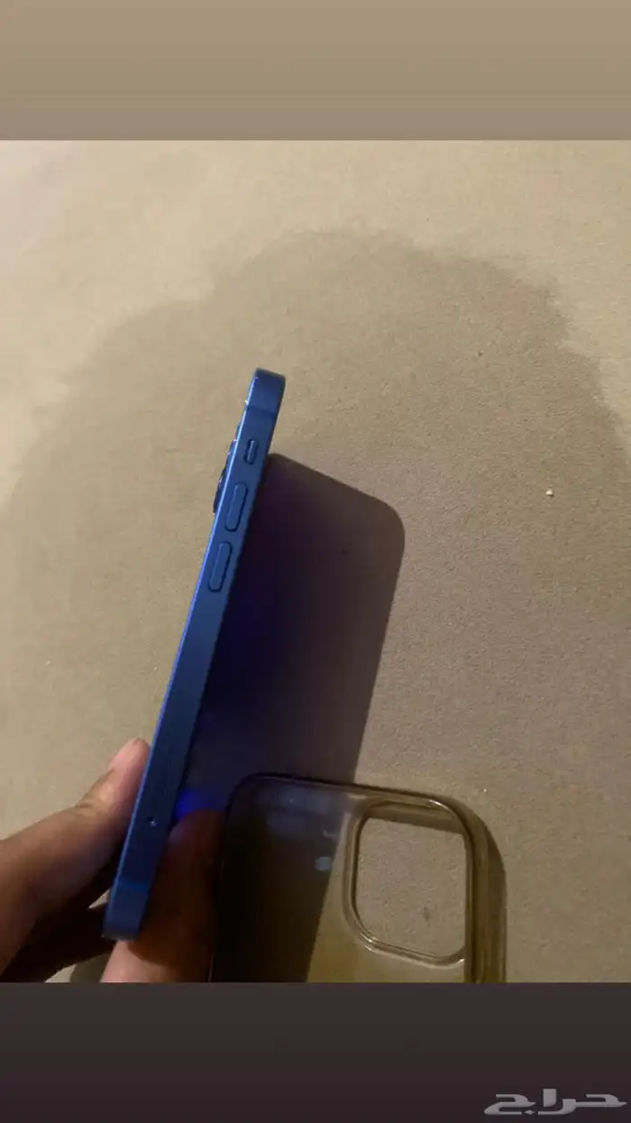 ايفون 13شبه جديد مافيه شي البطارية 77ومااتغير فيه شي 2