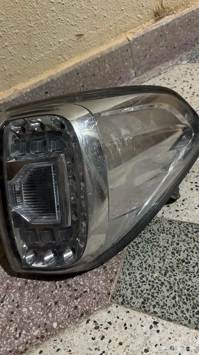 للبيع ثلاث قطع اسطبات الخلفي جيب باترول 2010 1