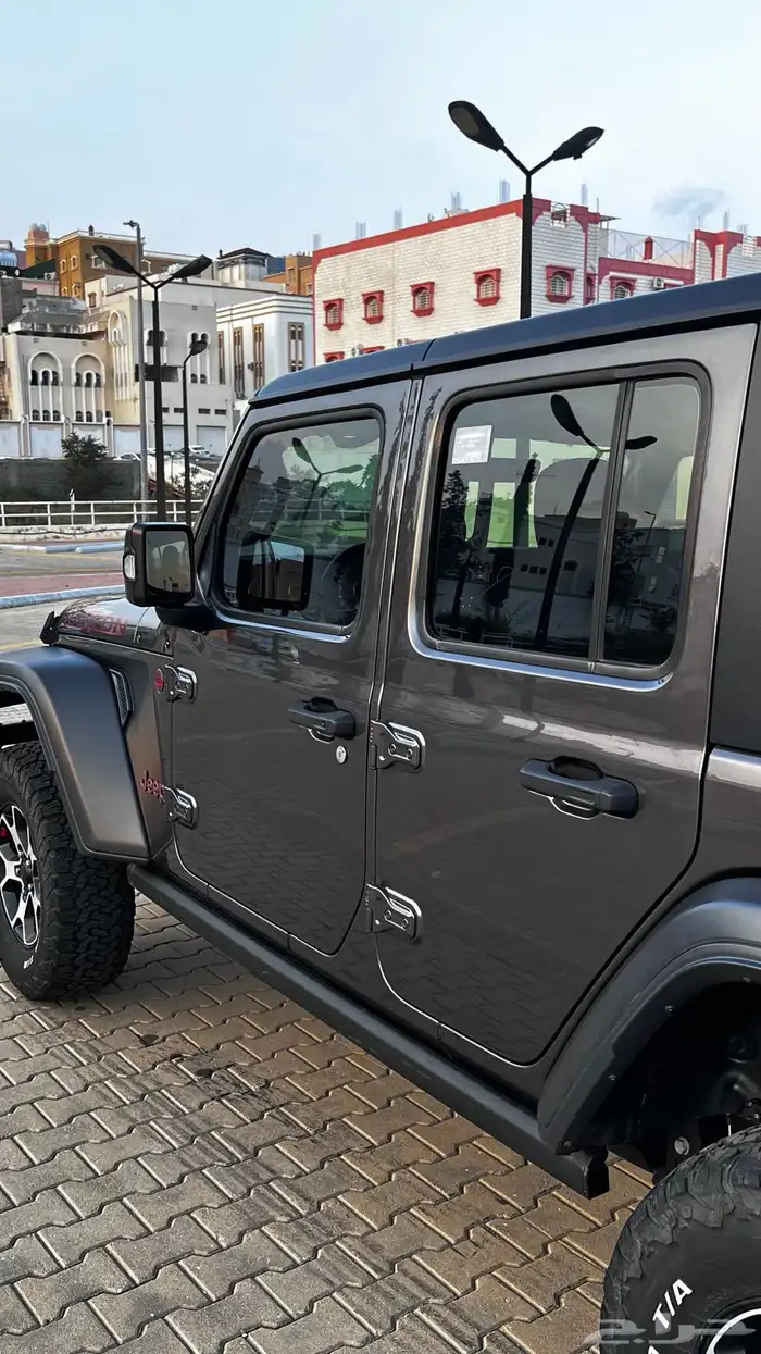 جيب لانجلر روبيكون اعلى فئه 6سرندر لون رصاصي غامق بدي بلد 19