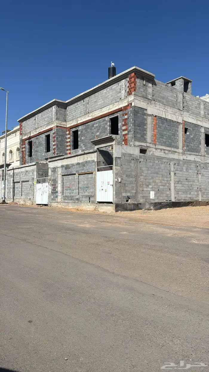 فيلا وشقق خلفيه عظم للبيع 1