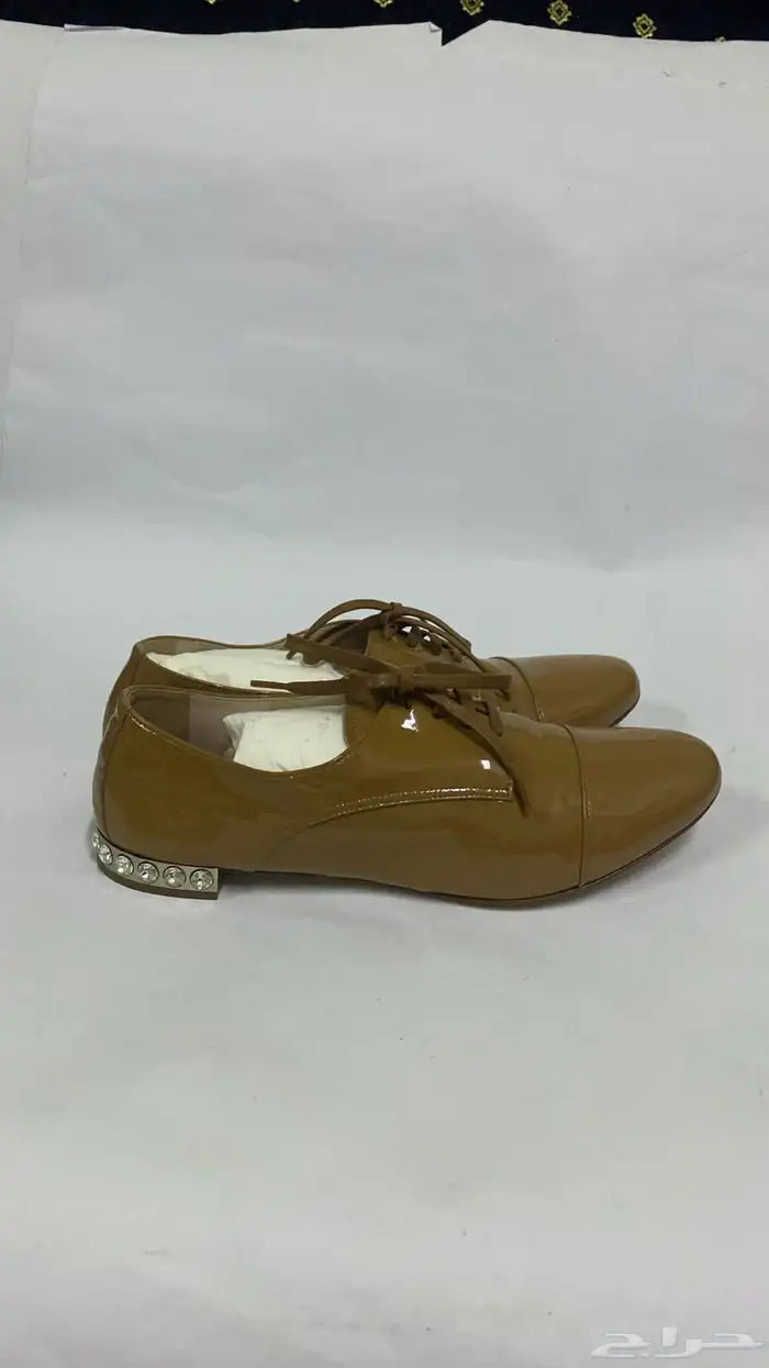 حذاء ماركة ميو ميو miu miu شبه جديد اصلي جلد لميع مقاس 37 2