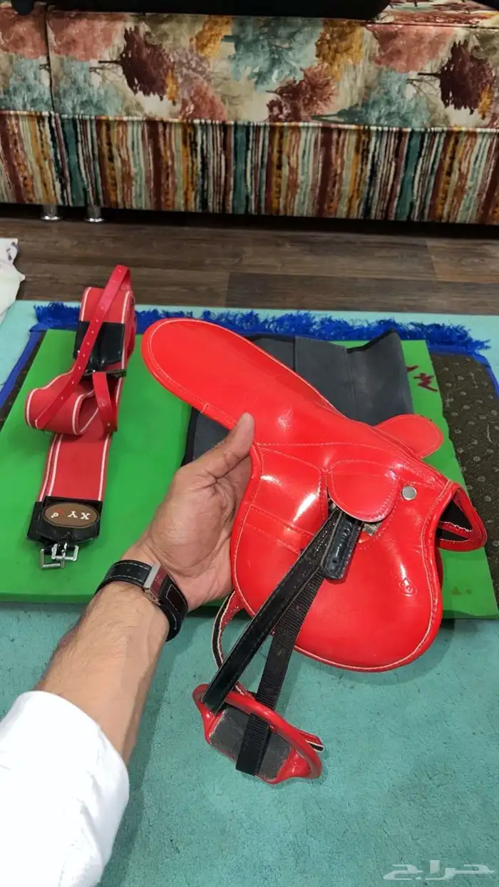 سرج جوكي مع مستلزماته 1