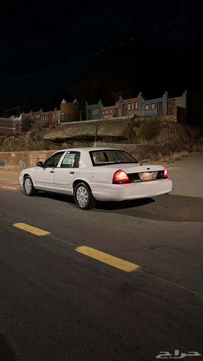 فورد فكتوريا 4