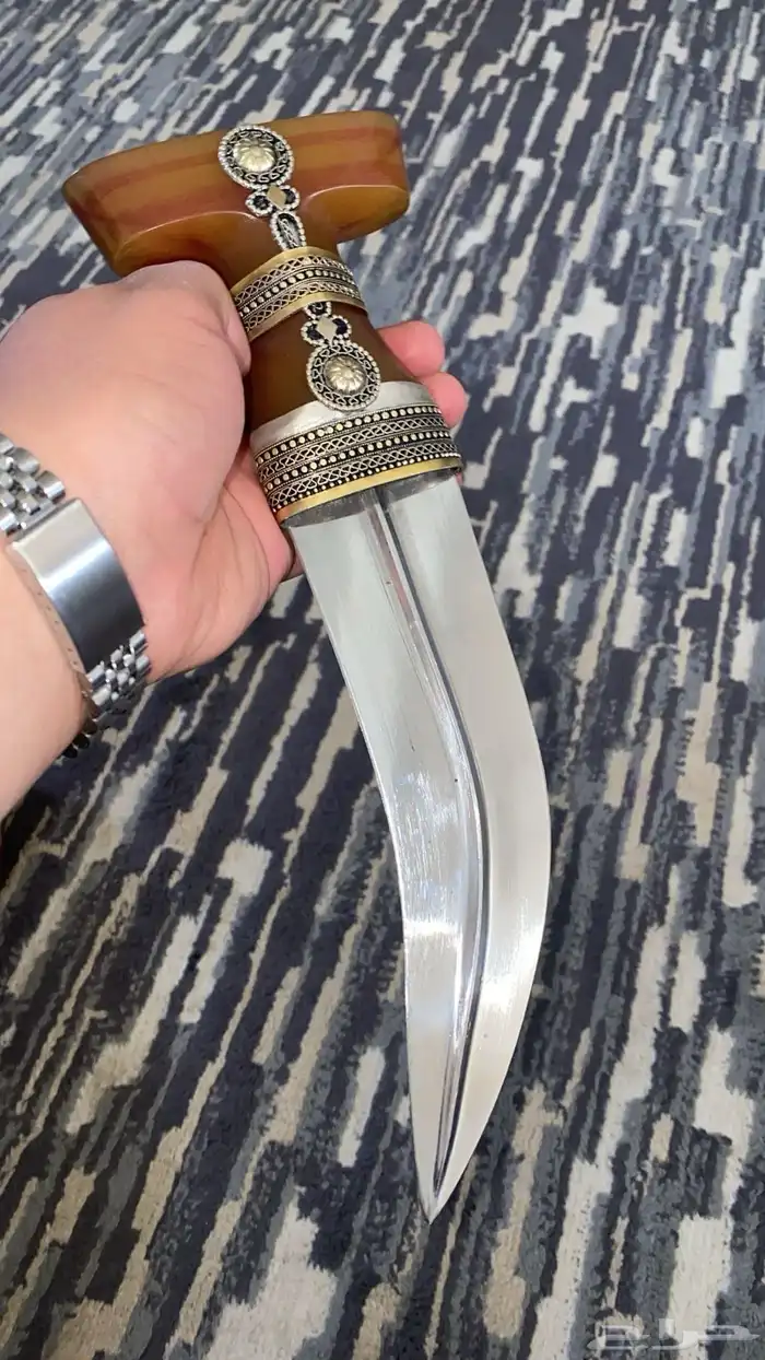 جنبيه شبيه زراف كفو مطرح 6 فيها مسر خفيف والبيع قريب 1