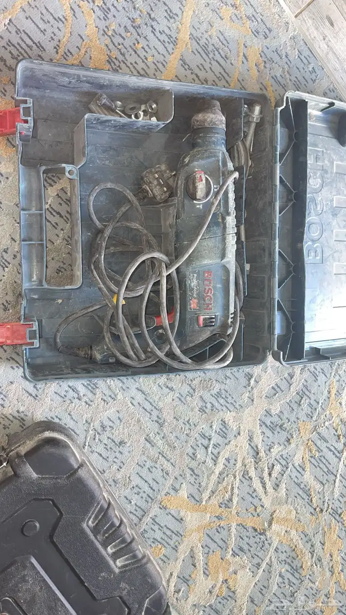 مجموعه معدات كهربائية  لاعمال الحفر . 7