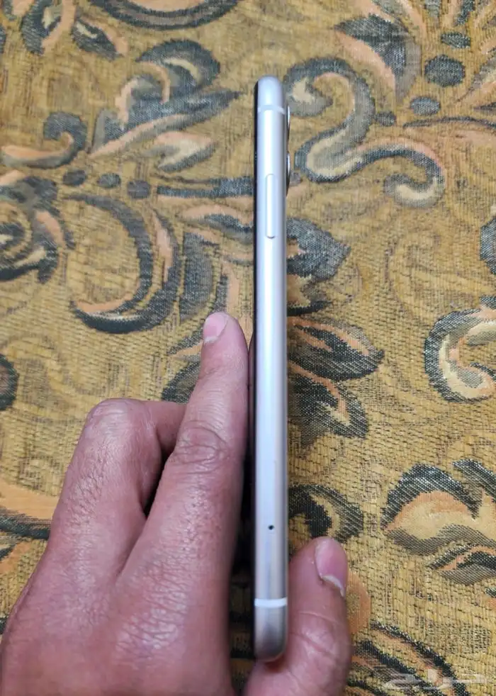 ايفون 11 عايدي وكالة للبيع مستعجل 2