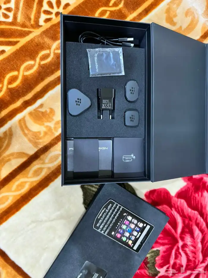 Blackberry Porsche Design P9983 Full Set Mint Condition 1