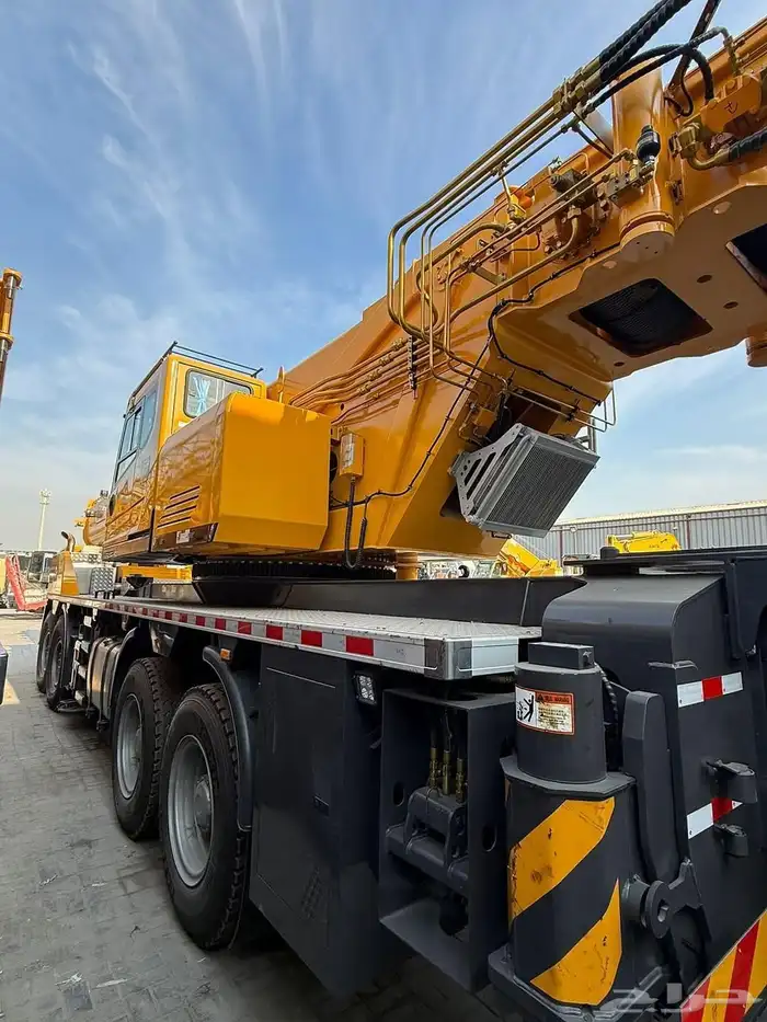 تحتاج كرين سريع  جاهز  وبدون تعقيد  رافعات النجوم توفر لك جم 9