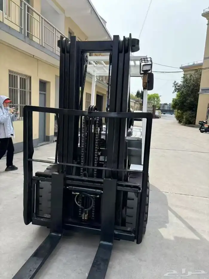 رافعة شوكيه 10طن للايجار شهري سنوي اسبوعي يومي 1