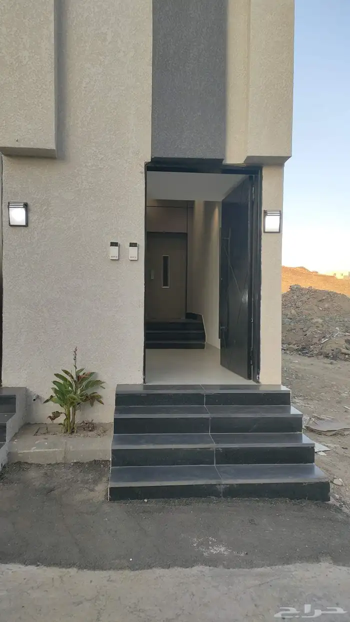 للبيع ادوار علويه مع سطح خاص موقع مميز 520الف فقط 2