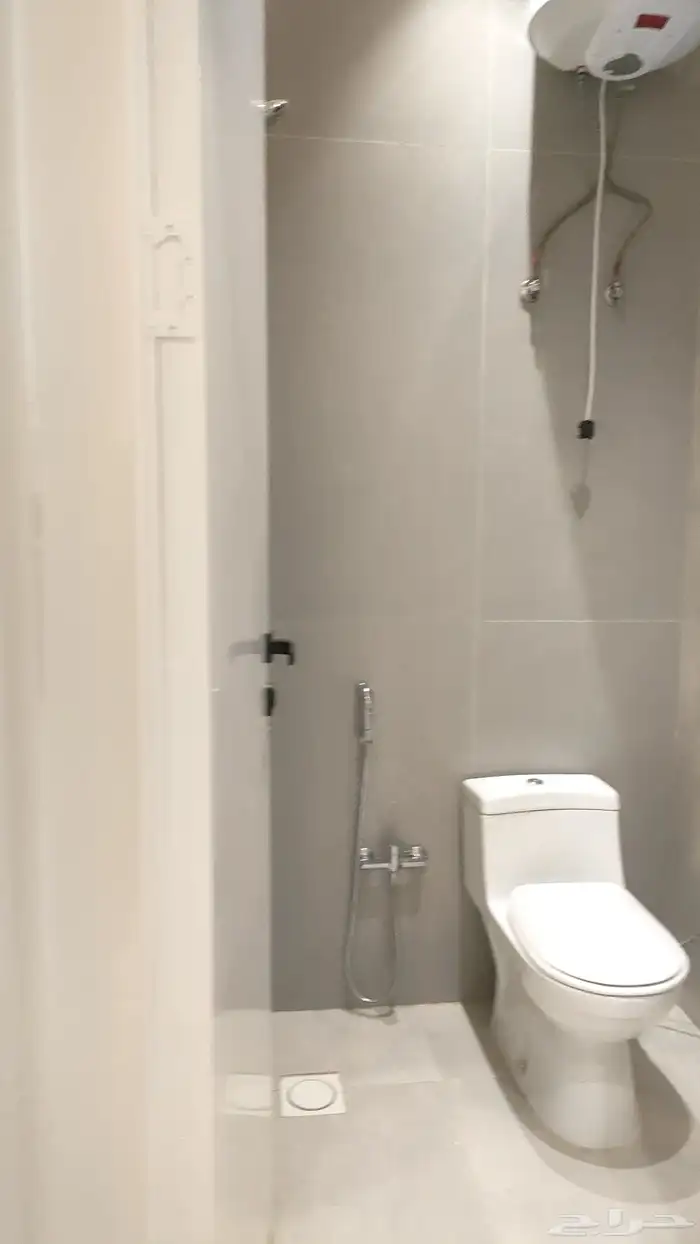 للبيع ادوار علويه مع سطح خاص موقع مميز 520الف فقط 18