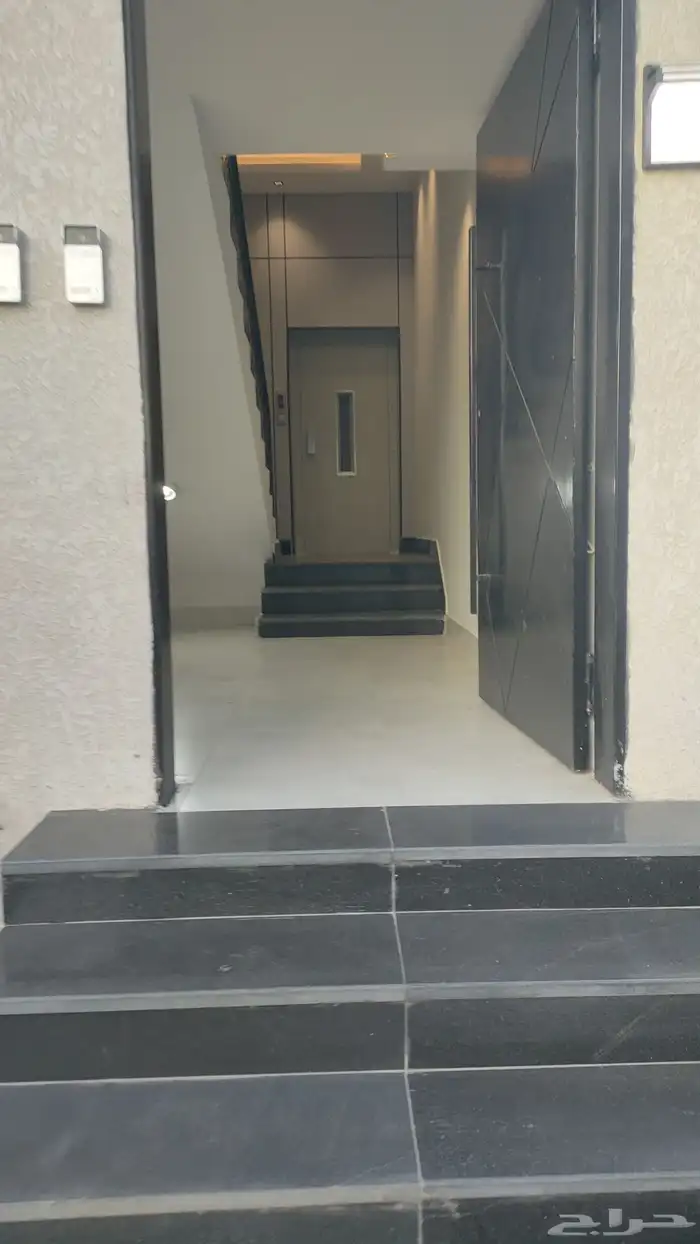 للبيع ادوار علويه مع سطح خاص موقع مميز 520الف فقط 3