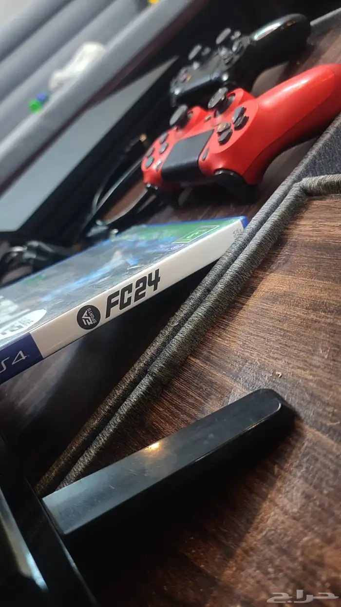 بلاستيشن فور برو شبه جديد مع شاشة 42 بوصة 5