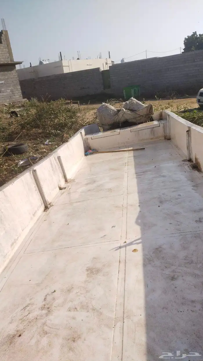 قارب الفردان الطول8مترعليه2مواطير75تقدرطلع عليه عماله 3