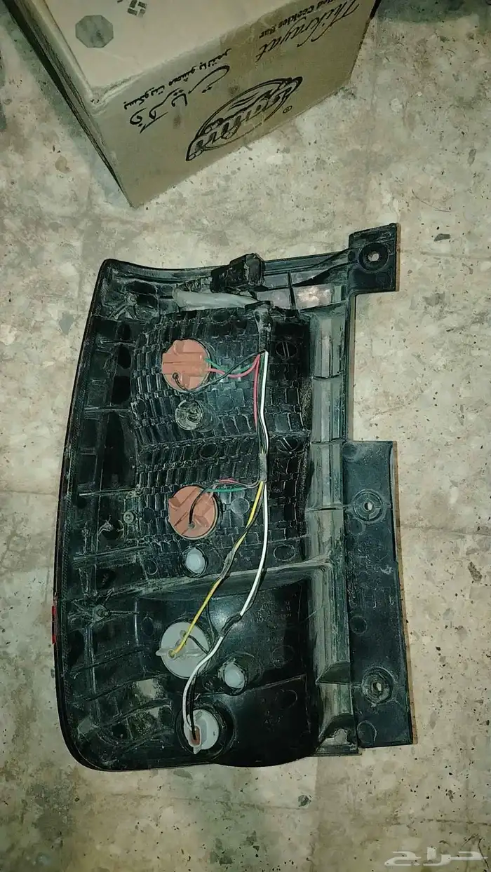 اصطب خلفي يمين كيا سيدونا 2011 0