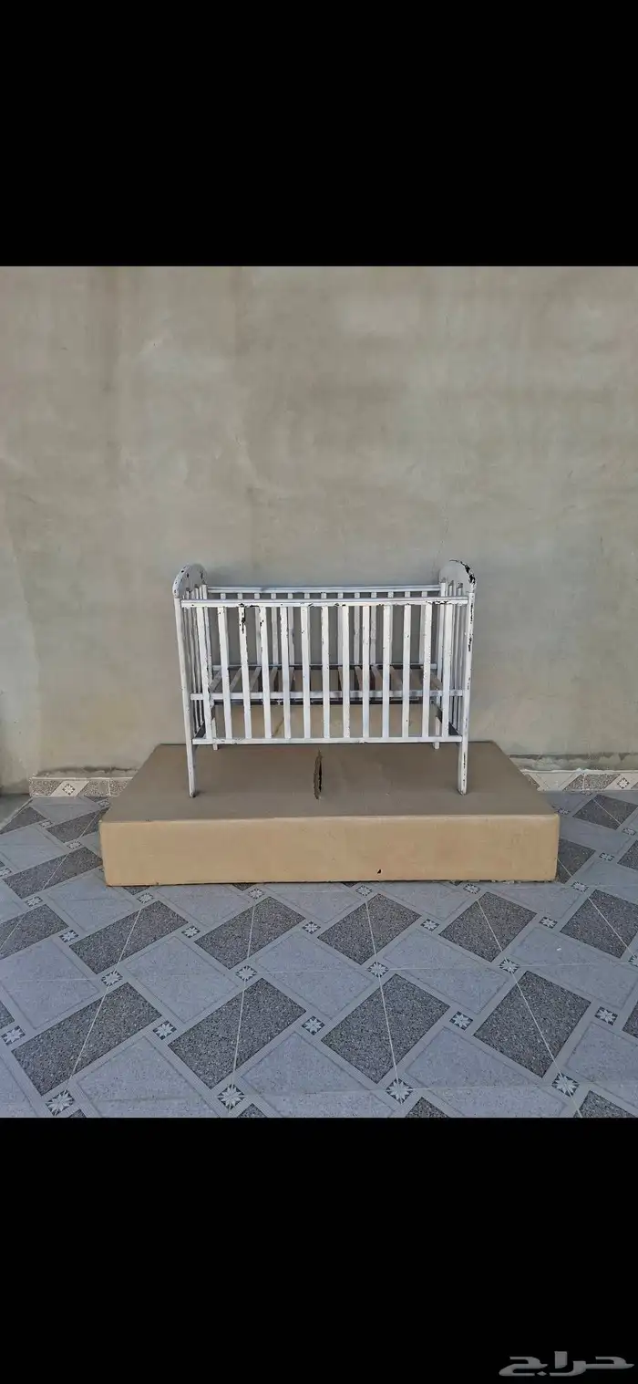 سرير اطفال وسرير خشب ارضي نفر سعر الاثنين (( 80 )) اريال 4