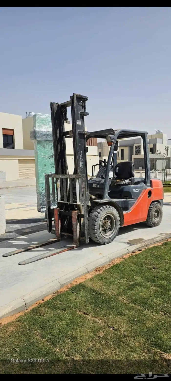 رافعه شوكيه للايجار اليومي وشهري والمشاويرForklift for daily 2