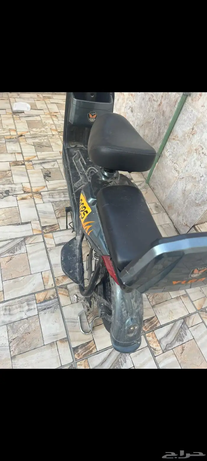 سكوتر للبيع سكوتر نظيف شغال والبطارية ممتازه بس الكفر فاقع 2
