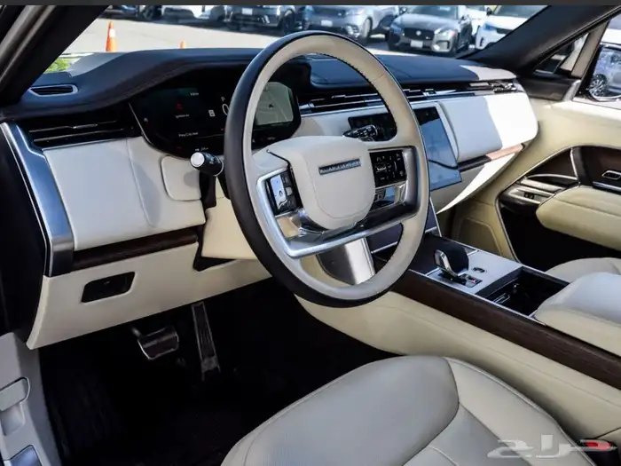 رنج روفر 2025 se p530 11