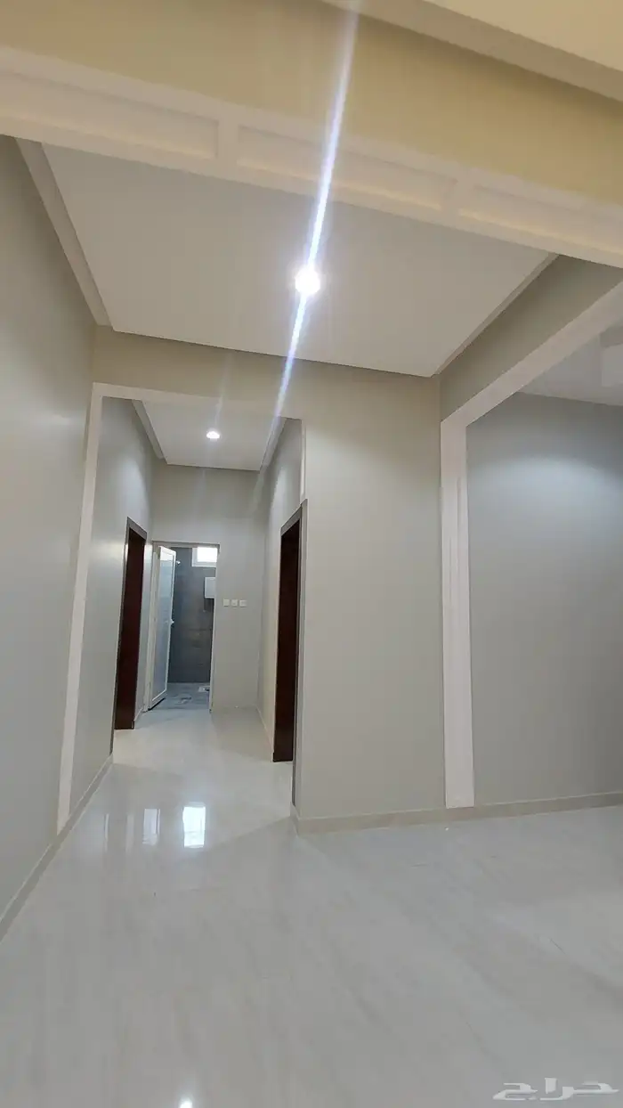 للبيع فيلا دور تاسيس حي المدائن 9