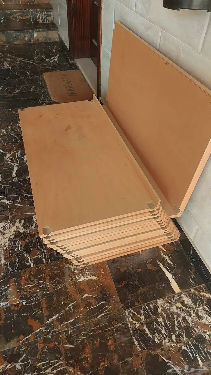 رفوف خشبيه 0