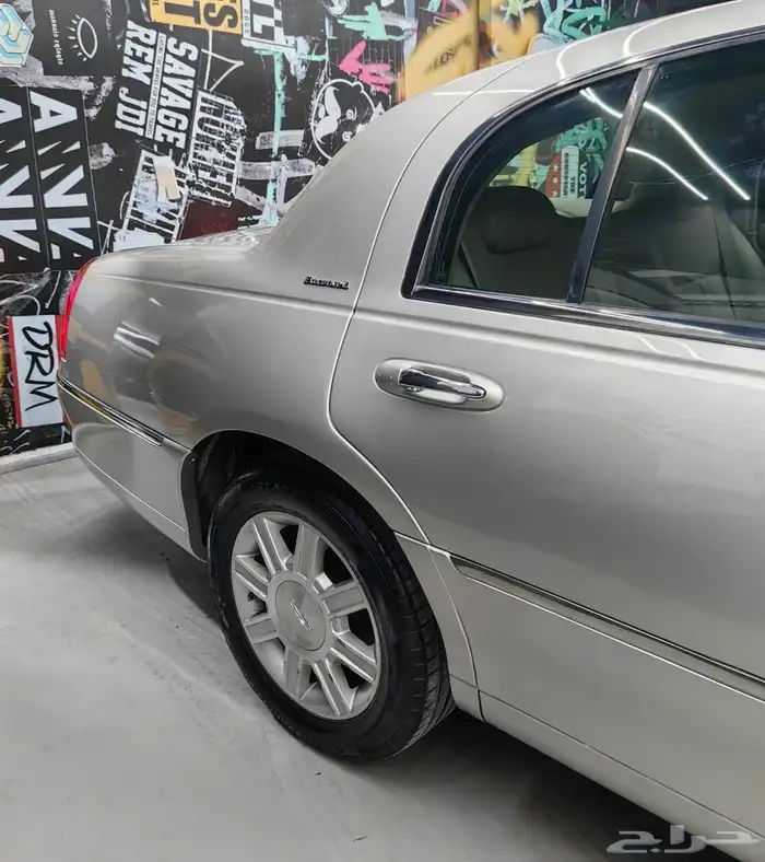 جنوط اصلية لينكون تاون كار 2003 2011 13