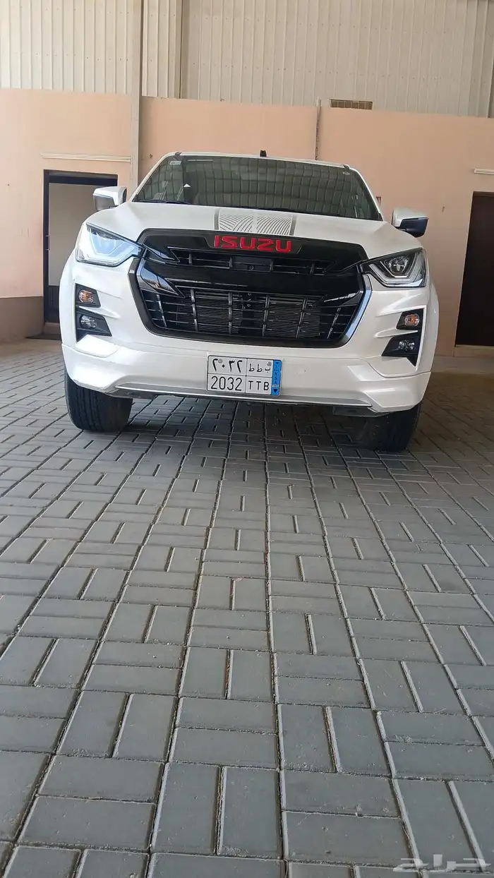 أيسوزو غمارتين جتي 2023 السيارة شبه الجديد 0