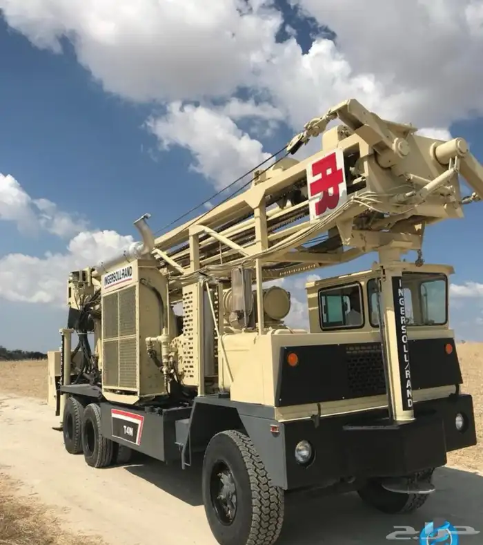 حفار آبار آرتوازية 0