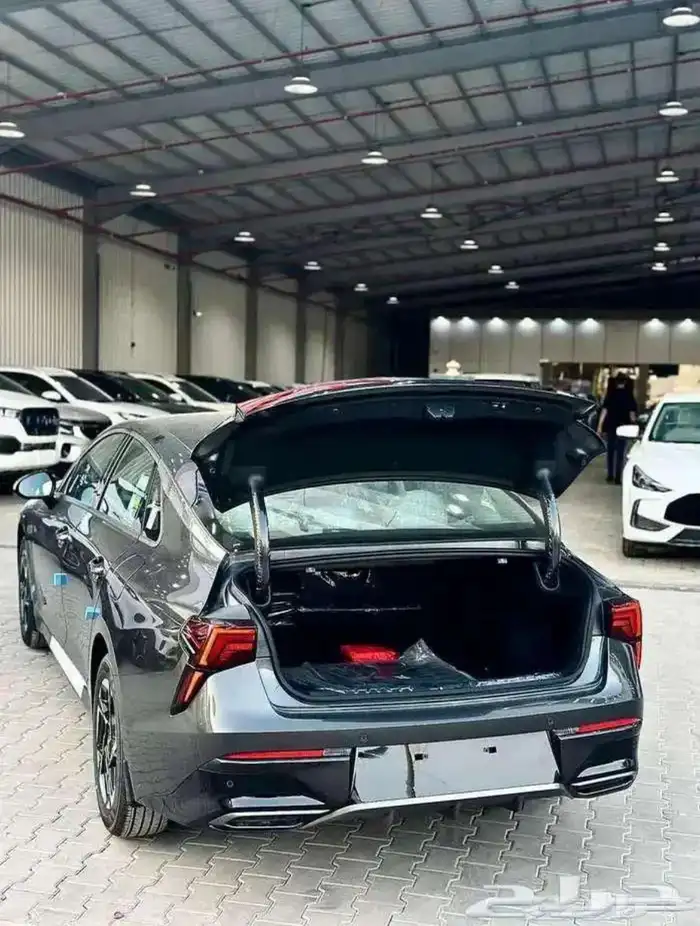 كيا K5 اصفار 2026 5