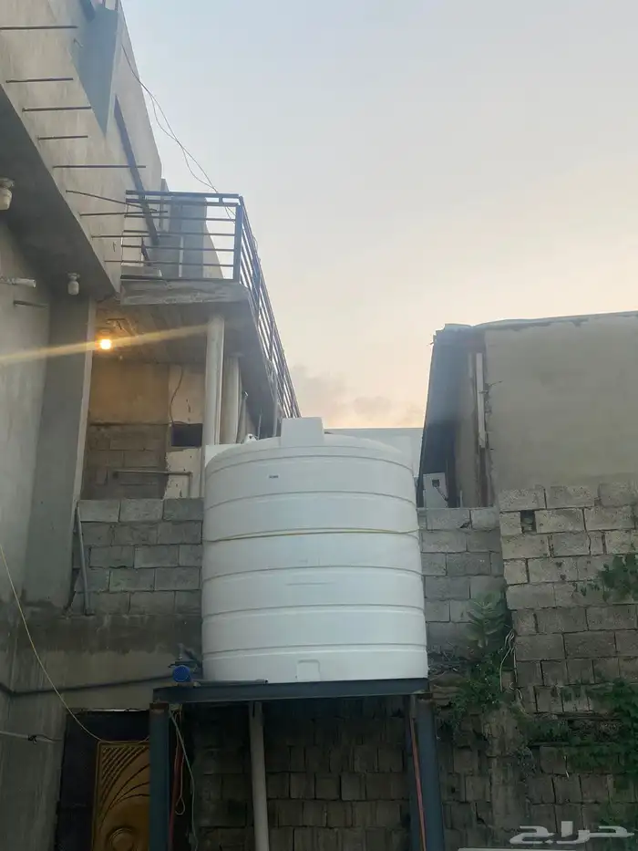 خزان فايبر للبيع ما له معي اكثر من شهر ما احتاجه الساعه حول 0