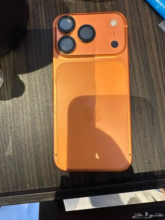 ايفون 17 السعه ون تيرا اللون اورنج برتقالي 2