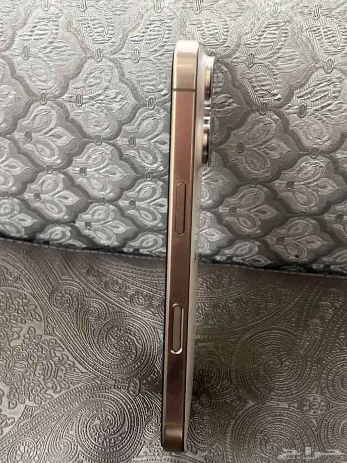 السلام عليكم اعرض لكم ايفون 16 برو صحرواي 128 قيقا 2