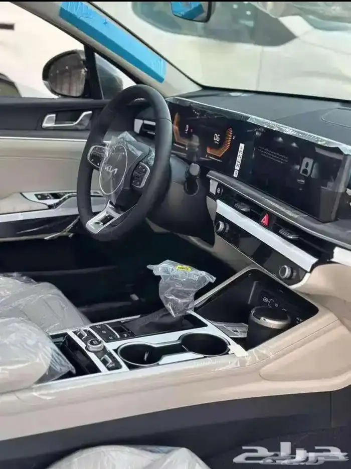 كيا K5 اصفار 2026 8