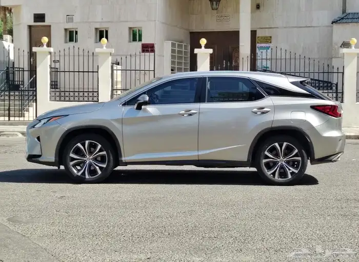 لكزس للبيع 9