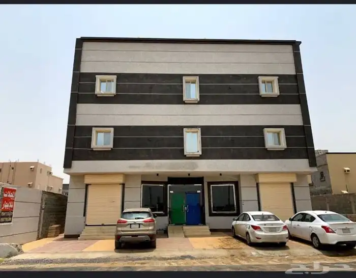 عماره عباره عن 29 وحده محلين و27 شقه غرفه وصاله ومطبخ وحمام 0