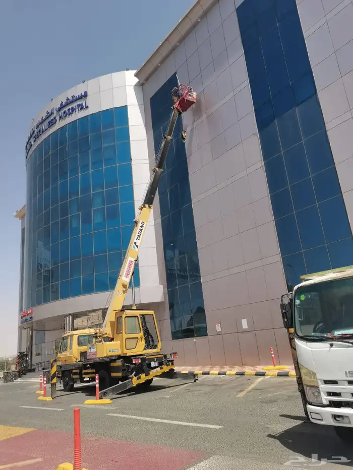 تنظيف الواجهات الزجاجية والكلادنج تنظيف لوحات 1